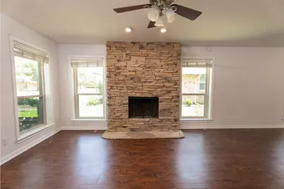 517 S Kirby Street, Pilot Point, TX 76258 - Photo 5