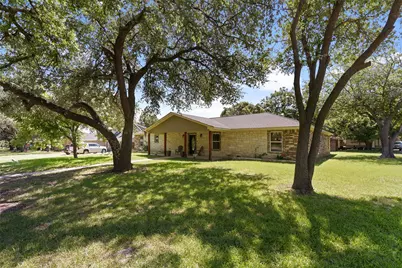 3900 Sundown Drive, Benbrook, TX 76116 - Photo 5