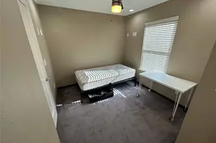 301 E Brockett St, Sherman, TX 75090 - Photo 13