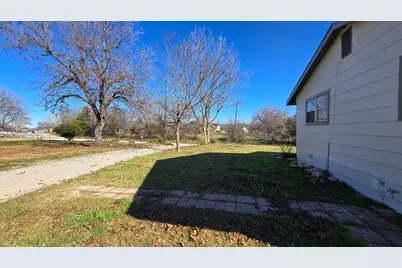 310 S Wickham Street, Alvord, TX 76225 - Photo 3
