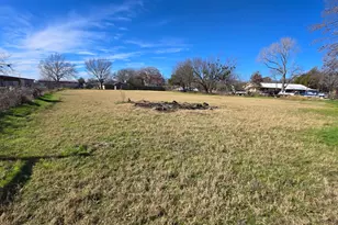 310 S Wickham St, Alvord, TX 76225 - Photo 5