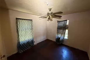 915 S Rockwall Ave, Terrell, TX 75160 - Photo 15