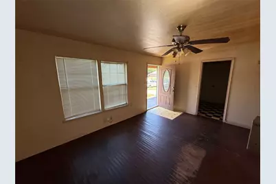 915 S Rockwall Avenue, Terrell, TX 75160 - Photo 3