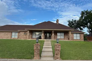 410 Oak Crest, Clifton, TX 76634 - Photo 1