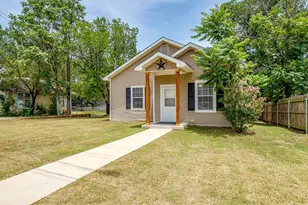 703 SW 5th Ave, Mineral Wells, TX 76067 - Photo 3