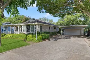 2200 Grandview Dr, Fort Worth, TX 76112 - Photo 3