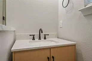 820 W College St, Sherman, TX 75092 - Photo 27