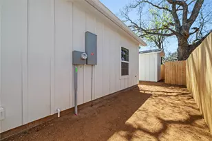 1105 1st St, Brownwood, TX 76801 - Photo 7