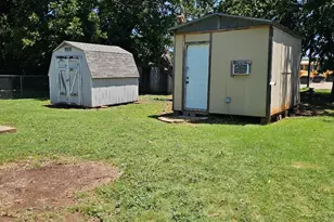 536 N Bryant Ave, Midlothian, TX 76065 - Photo 9