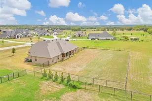 217 Maverick Ct, Granbury, TX 76049 - Photo 35