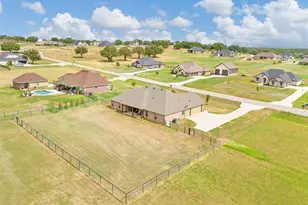 217 Maverick Ct, Granbury, TX 76049 - Photo 37