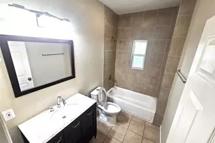 1927 W 10th St, Dallas, TX 75208 - Photo 11