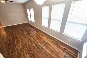 1927 W 10th St, Dallas, TX 75208 - Photo 5