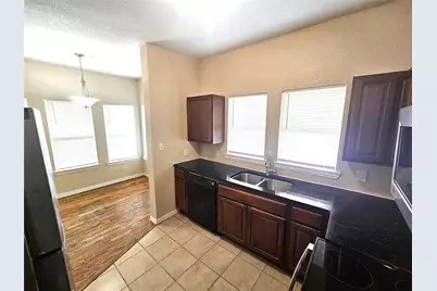 1927 W 10th Street, Dallas, TX 75208 - Photo 3