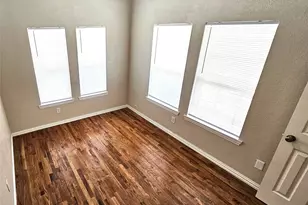 1927 W 10th St, Dallas, TX 75208 - Photo 13