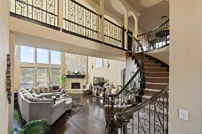 912 Danbury Drive, DeSoto, TX 75115 - Photo 3