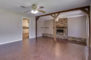 607 N Wood St, Cleburne, TX 76033 - Photo 21