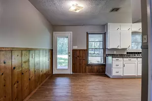 607 N Wood St, Cleburne, TX 76033 - Photo 13