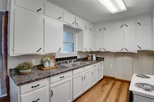 607 N Wood St, Cleburne, TX 76033 - Photo 9