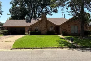 605 32nd St NE, Paris, TX 75460 - Photo 1