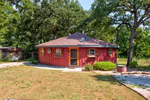 400 Oak St, Nocona, TX 76255 - Photo 3