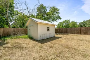 306 Dale Ave, Stephenville, TX 76401 - Photo 17