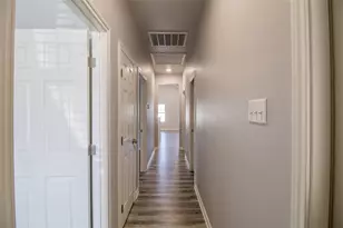 718 S Main St, McGregor, TX 76657 - Photo 13