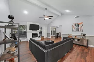 2530 Seven Hills Dr, Grand Prairie, TX 75052 - Photo 3