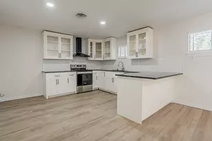 1728 Provine St, Fort Worth, TX 76103 - Photo 3