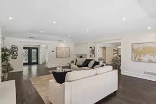 7023 Lupton Dr, Dallas, TX 75225 - Photo 11