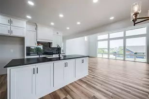 614 Twin Hills Rd, Lake Bridgeport, TX 76426 - Photo 13