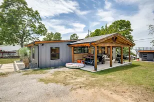 203 Evans St, Lake Bridgeport, TX 76426 - Photo 23