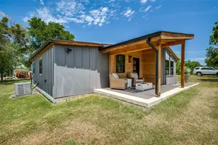 203 Evans St, Lake Bridgeport, TX 76426 - Photo 21