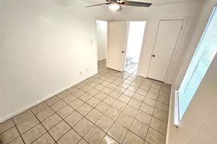 2837 Avenue J, Fort Worth, TX 76105 - Photo 11