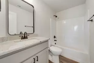 721 N Jefferson St, Pilot Point, TX 76258 - Photo 9