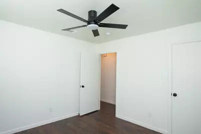 2214 Roundrock Drive, Carrollton, TX 75007 - Photo 9