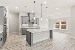 340 Alina St, Burleson, TX 76028 - Photo 13