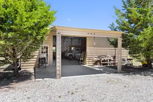 335 County Rd 4524, Whitewright, TX 75491 - Photo 31