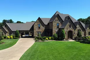 10400 Legacy Estates Dr, Burleson, TX 76028 - Photo 1