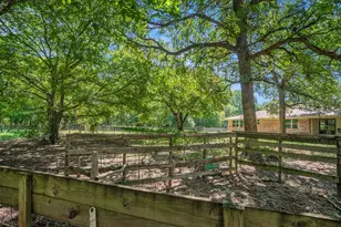 8855 County Rd 107, Grandview, TX 76050 - Photo 27