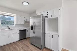 102 Lakecrest Pl, Waxahachie, TX 75165 - Photo 5