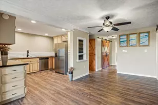 2637 Shoreline Ct, Weatherford, TX 76087 - Photo 13