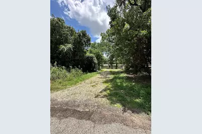 2917 Cedarbrush Street, Granbury, TX 76048 - Photo 3