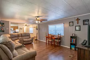 6606 Dayla Ct, Granbury, TX 76049 - Photo 7