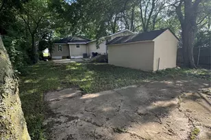 205 W Bond St, Denison, TX 75020 - Photo 19