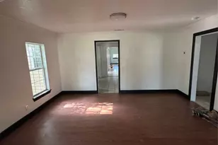 205 W Bond St, Denison, TX 75020 - Photo 7