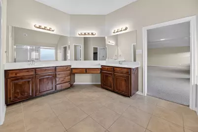 2904 Crystal Way, Grand Prairie, TX 75052 - Photo 19