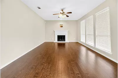 2904 Crystal Way, Grand Prairie, TX 75052 - Photo 5