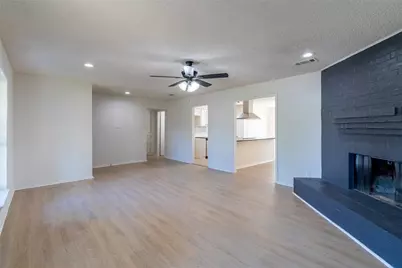 220 Jeaneta Avenue, Benbrook, TX 76126 - Photo 17