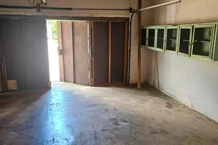 311 N Arthur St, McGregor, TX 76657 - Photo 9